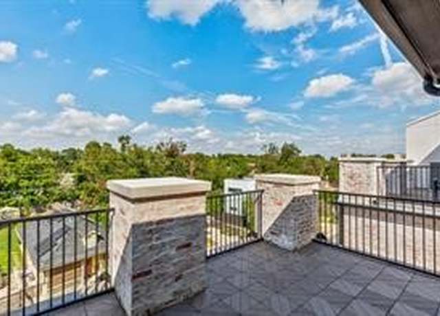 Property at 739 Bringhurst St, Houston, TX 77020, 3 beds, 3.5 baths