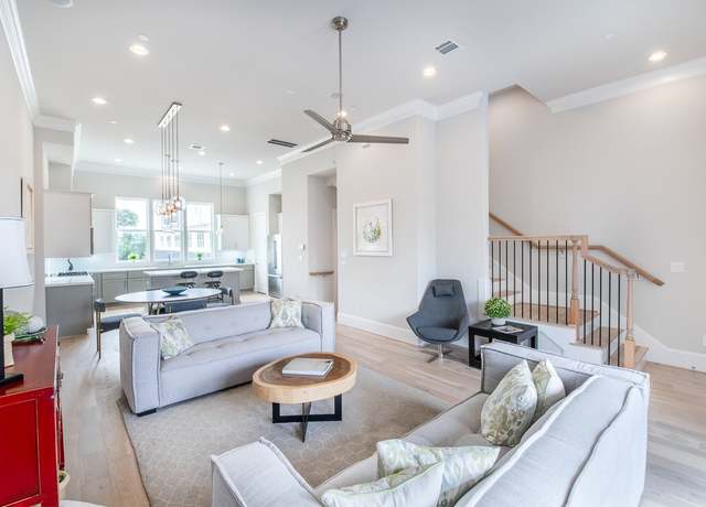 Property at 739 Bringhurst St, Houston, TX 77020, 3 beds, 3.5 baths