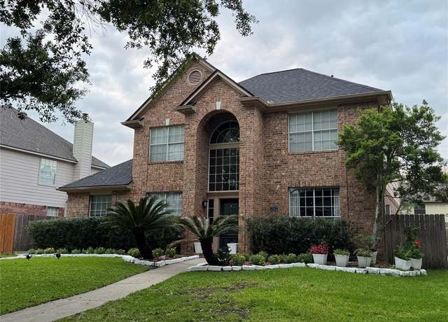 Property at 2112 Shadow Bay Cir, League City, TX 77573, 4 beds, 2.5 baths