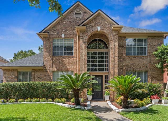 Property at 2112 Shadow Bay Cir, League City, TX 77573, 4 beds, 2.5 baths
