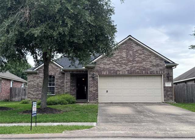 Property at 3207 Mossy Bend Ln, Pearland, TX 77581, 3 beds, 2 baths