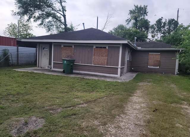 Property at 5034 Rapido Rd, Houston, TX 77033, 3 beds, 1 bath