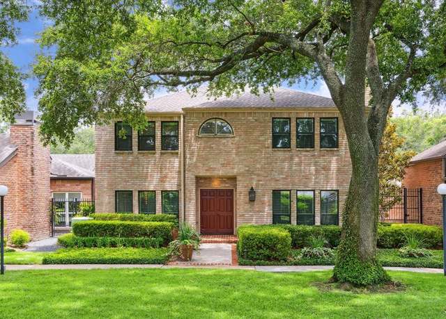 Property at 2628 Glen Haven Blvd, Houston, TX 77025, 4 beds, 4 baths