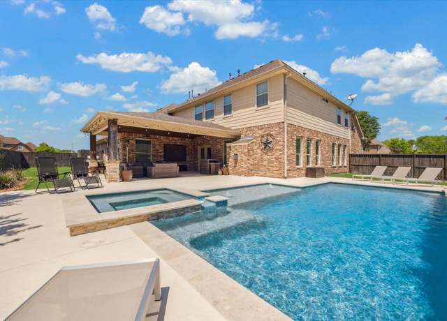 Property at 2411 Lakeway Dr, Friendswood, TX 77546, 5 beds, 3.5 baths