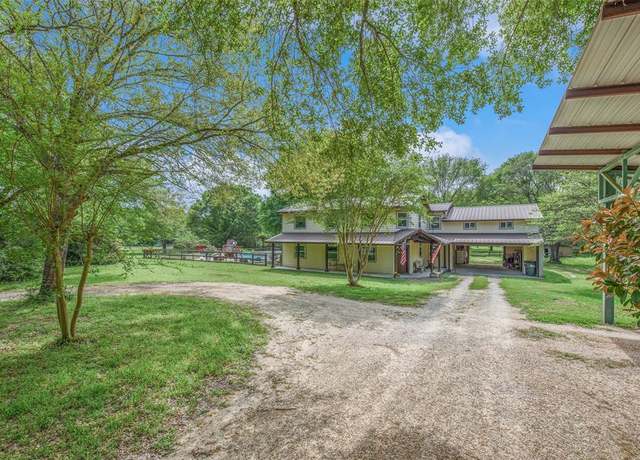 Property at 640 Piney Creek Rd, Bellville, TX 77418, 5 beds, 4 baths