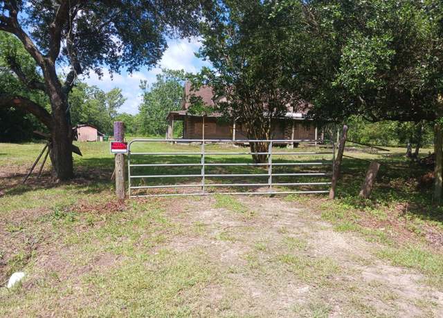 Property at 1914 1st St, Liverpool, TX 77577, 3 beds, 2 baths