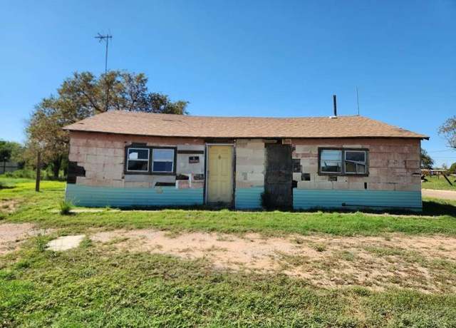 Property at 1029 Avenue J, Tahoka, TX 79373, 3 beds, 1 bath