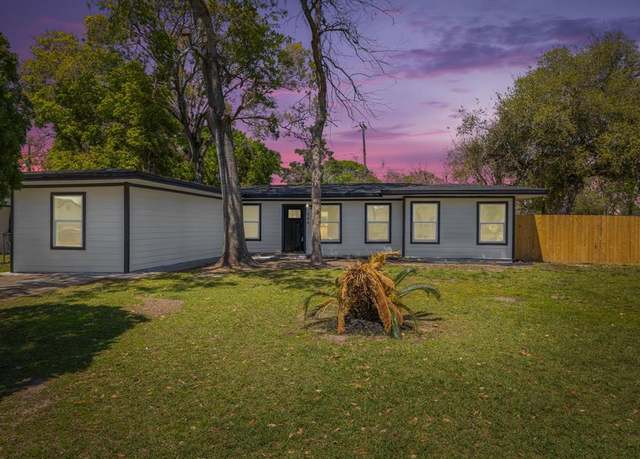 Property at 100 Harvey Ave, Baytown, TX 77520, 3 beds, 2 baths