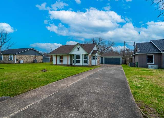 Property at 7129 Beechwood Dr, Angleton, TX 77515, 3 beds, 2 baths