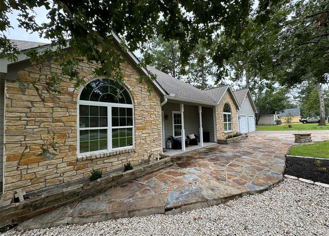 Property at 133 Greenway Dr, Trinity, TX 75862, 3 beds, 2 baths