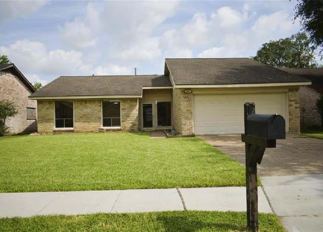 Property at 10011 Sageorchard Ln, Houston, TX 77089, 3 beds, 2 baths