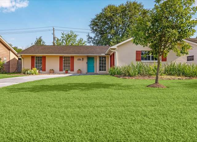 Property at 9407 Meadowbriar Ln, Houston, TX 77063, 3 beds, 2 baths