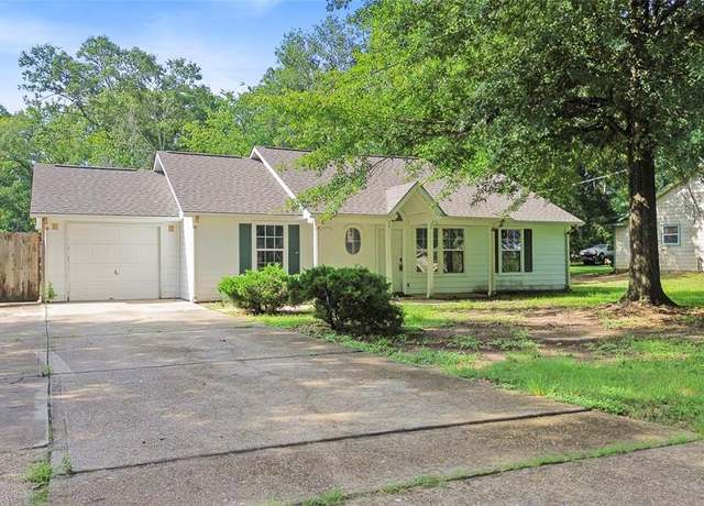 Property at 10674 Royal Pines Dr, Conroe, TX 77303, 3 beds, 2 baths