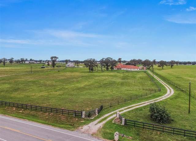 Property at 26411 Laneview Rd, Hempstead, TX 77445, 3 beds, 2.5 baths