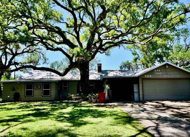 Property at 986 County Road 297, Bay City, TX 77414, 3 beds, 3 baths