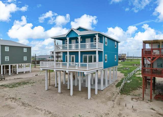 Property at 106 W Palm St, Surfside Beach, TX 77541, 4 beds, 4.5 baths