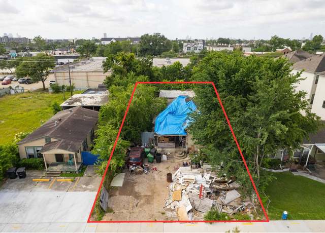 Property at 724 W 24th St, Houston, TX 77008, 2 beds, 1 bath