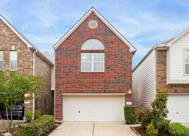 Property at 1339 Ella Pl, Houston, TX 77008, 3 beds, 2.5 baths