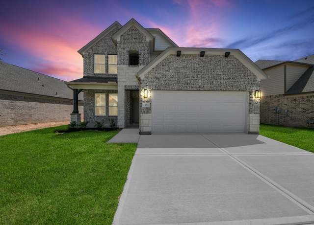 Property at 12018 Maple Oak Dr, Houston, TX 77066, 4 beds, 3.5 baths