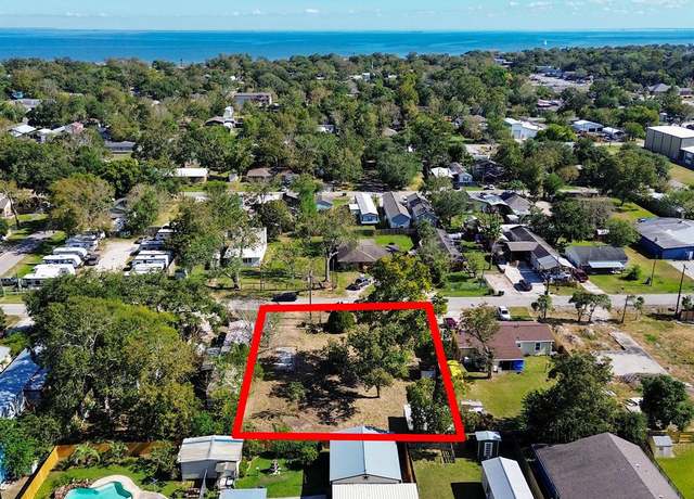 Property at 4422 9th St, Bacliff, TX 77518