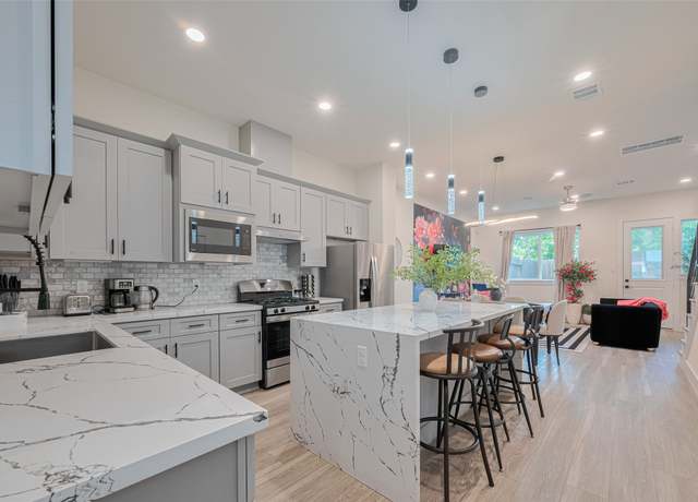 Property at 2909 Nagle St, Houston, TX 77004, 3 beds, 4 baths