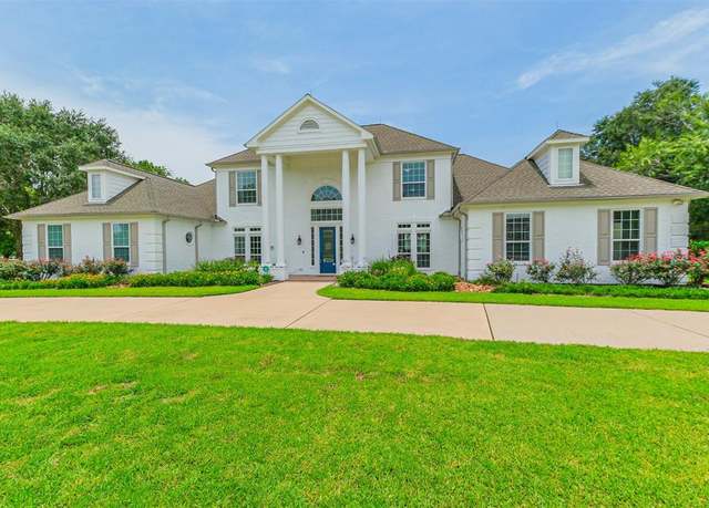 Property at 4303 River Forest Dr, Richmond, TX 77406, 4 beds, 3.5 baths