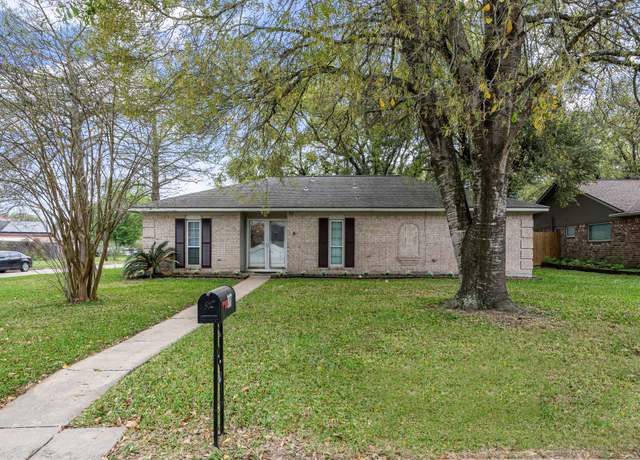 Property at 807 Driftwood St, League City, TX 77573, 3 beds, 2 baths