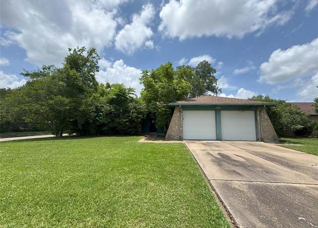 Property at 5234 Abercreek Ave, Friendswood, TX 77546, 3 beds, 2 baths