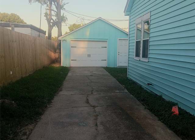 Property at 318 7th St N, Texas City, TX 77590, 2 beds, 1 bath