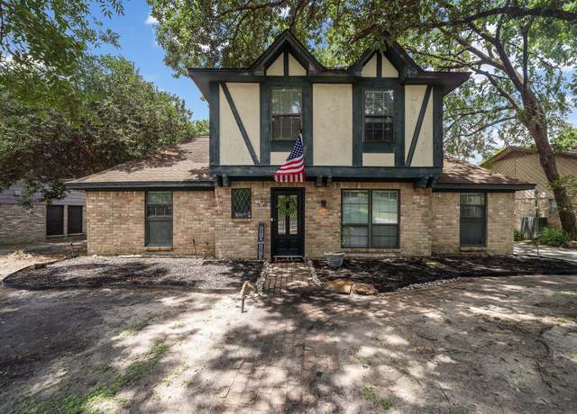Property at 902 Manchester Dr, Conroe, TX 77304, 4 beds, 2 baths