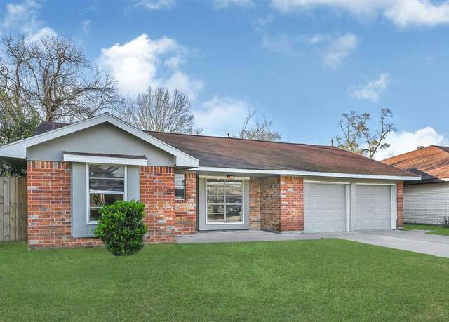 Property at 1853 El Mar Ln, Seabrook, TX 77586, 4 beds, 2 baths