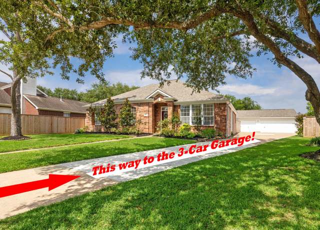 Property at 815 Spring Valley Ct, Sugar Land, TX 77479, 4 beds, 2 baths