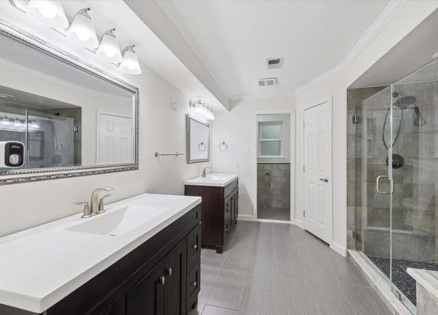 Property at 2011 Riverlawn Dr, Houston, TX 77339, 4 beds, 2.5 baths