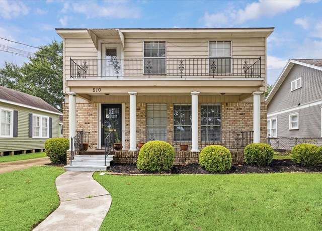 Property at 510 E Main St, Humble, TX 77338, 5 beds, 2 baths