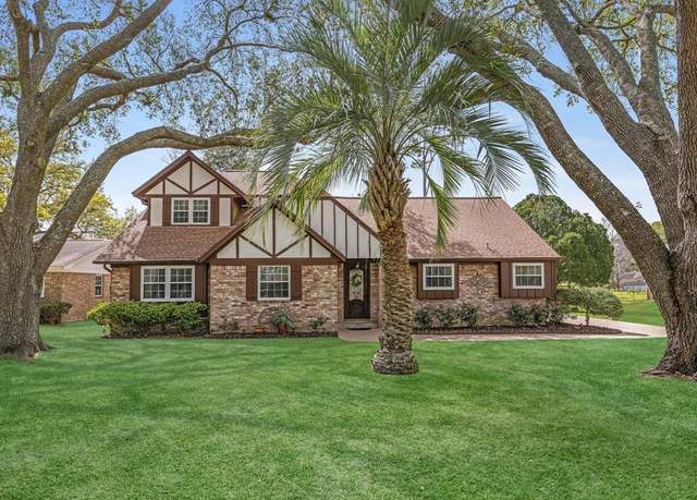Property at 806 Riverside Dr, Alvin, TX 77511, 4 beds, 3 baths