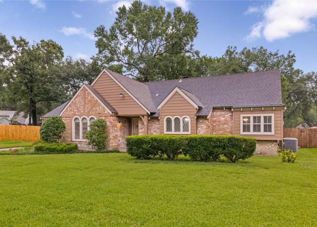 Property at 2006 Echo Ridge Ct, Houston, TX 77339, 4 beds, 2.5 baths