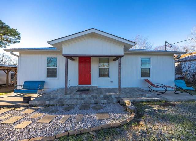 Property at 1003 N Banks St, Caldwell, TX 77836, 3 beds, 2 baths