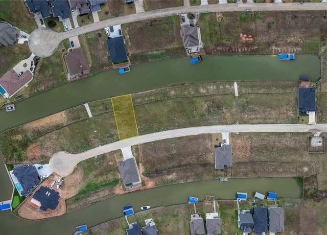 Property at 12877 French Quarter Dr, Willis, TX 77318