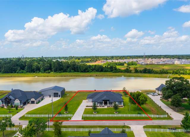 Property at 11902 W Border Oak Dr, Magnolia, TX 77354, 4 beds, 3.5 baths