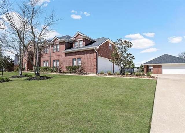 Property at 302 Waterwood Dr, Orange, TX 77630, 5 beds, 5 baths