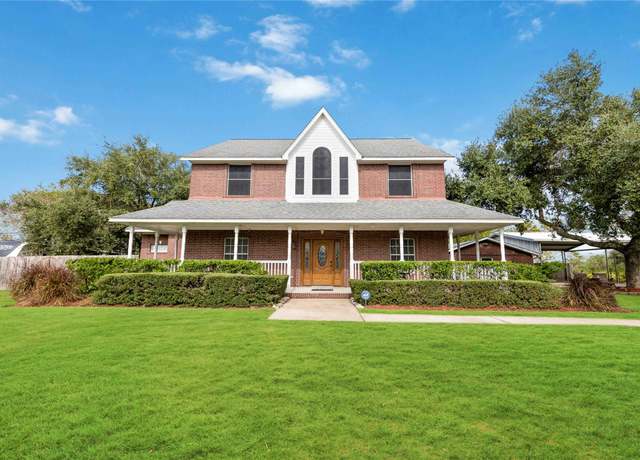 Property at 1290 County Road 145, Alvin, TX 77511, 4 beds, 3.5 baths