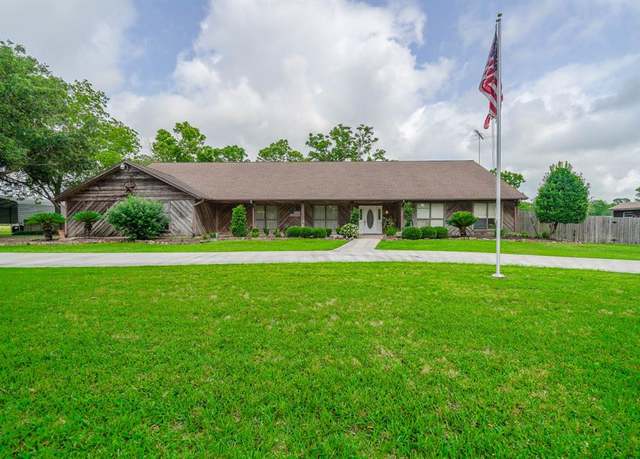 Property at 3530 County Road 580, West Columbia, TX 77486, 4 beds, 3 baths