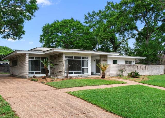 Property at 7822 Oldhaven St, Houston, TX 77074, 3 beds, 2 baths