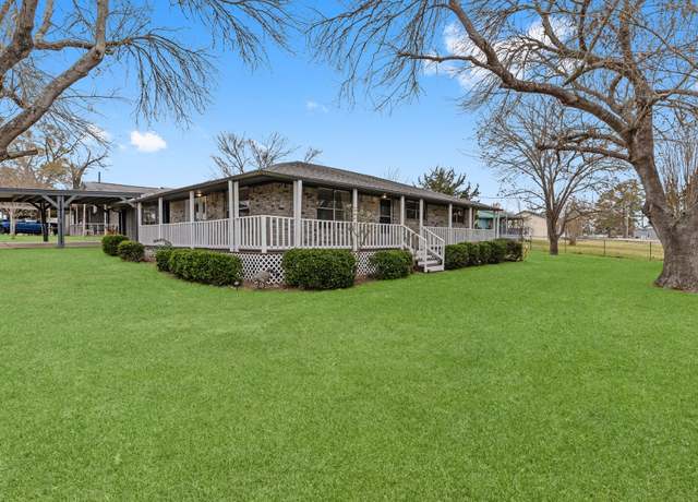 Property at 10 Hillcrest St, Point Blank, TX 77364, 3 beds, 2 baths