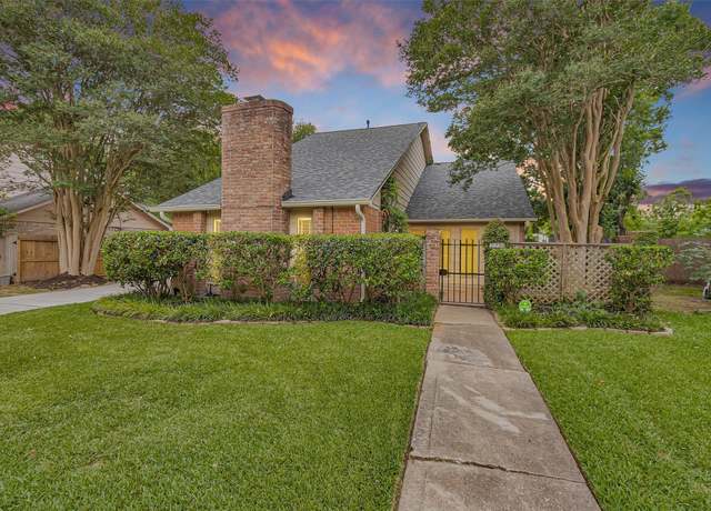 Property at 2238 Hickory Lawn Dr, Houston, TX 77077, 3 beds, 2.5 baths