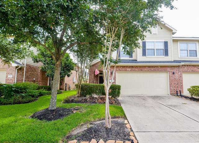 Property at 5306 Summit Hollow Dr, Houston, TX 77084, 3 beds, 2.5 baths