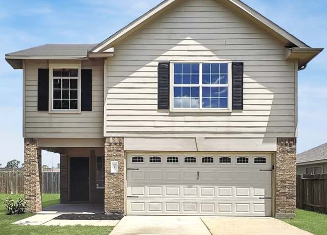 Property at 915 Redcrest Springs Ct, Houston, TX 77073, 4 beds, 2.5 baths