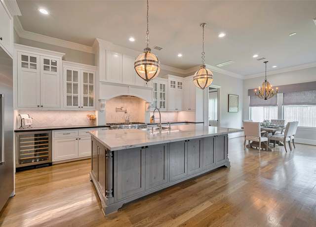 Property at 1906 Althea Dr, Houston, TX 77018, 4 beds, 3.5 baths