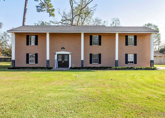 Property at 11 Finwick Dr, Orange, TX 77632, 4 beds, 3 baths