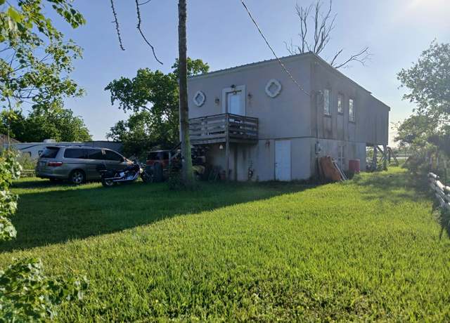 Property at 203 Port Rd, Angleton, TX 77515, 2 beds, 1 bath